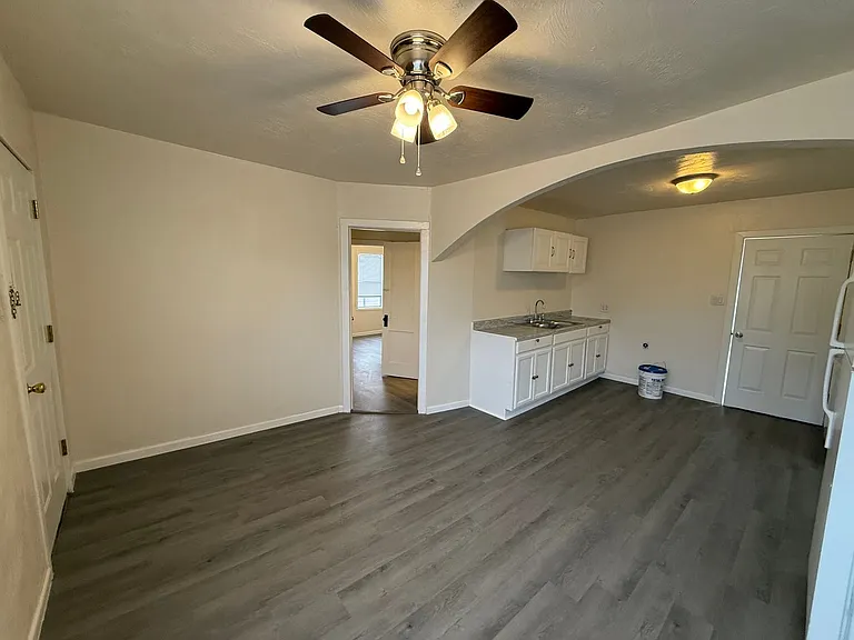 1702 E Brady Ave — Photo 7