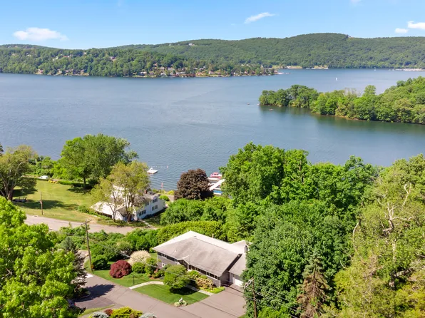12 Meadow Lane, New Milford, CT 06776