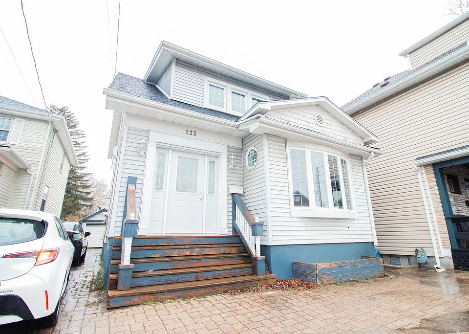 123 Lake St