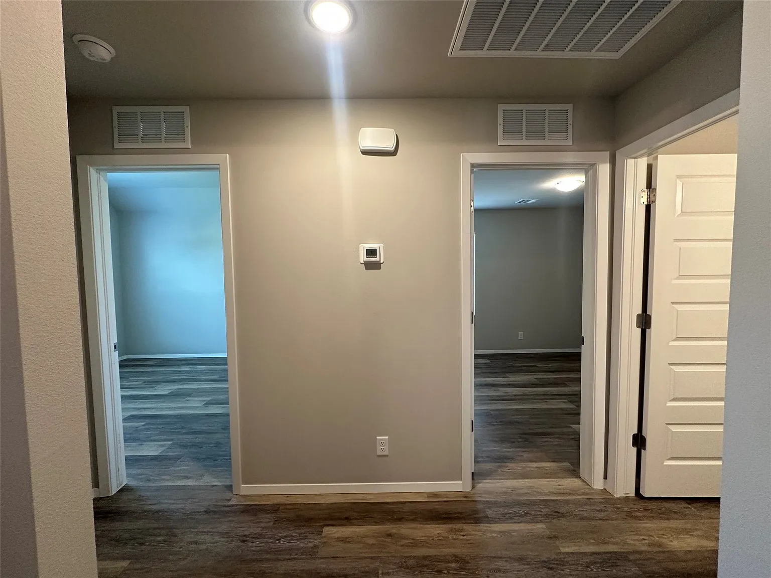 4 bed, 2.0 bath, 1915 sqft, $2,300 — Photo 3