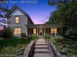 89 S Main St, Clarkston, MI 48346