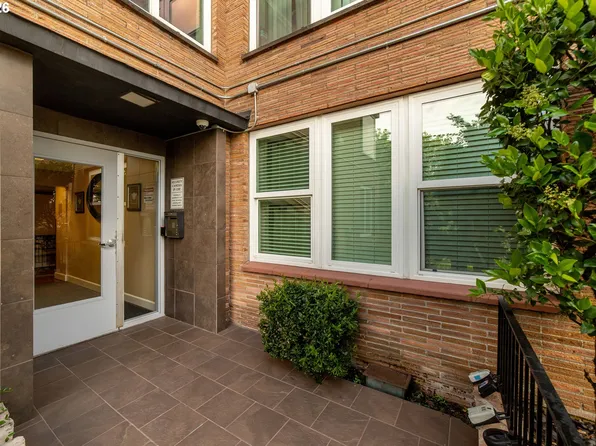 1205 SW Cardinell Dr, Portland, OR 97201