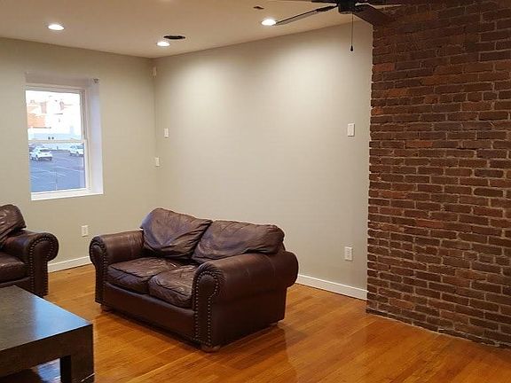 LivingArea_KitchenArea