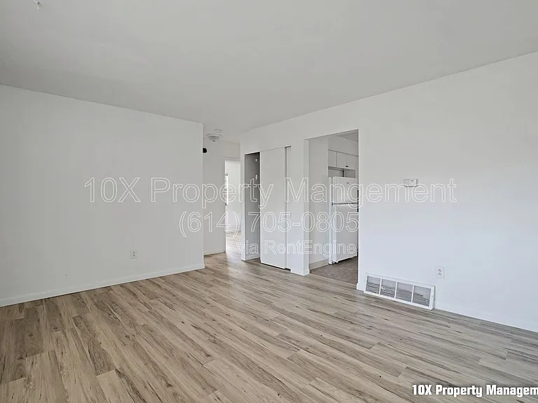 92 Cherrington Rd — Photo 7