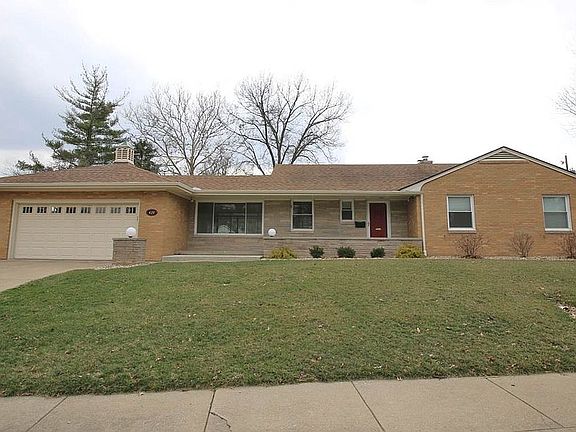 3rd image of 420 W Hollyridge Cir