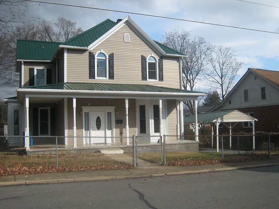 Welcome to 901 Spring Street