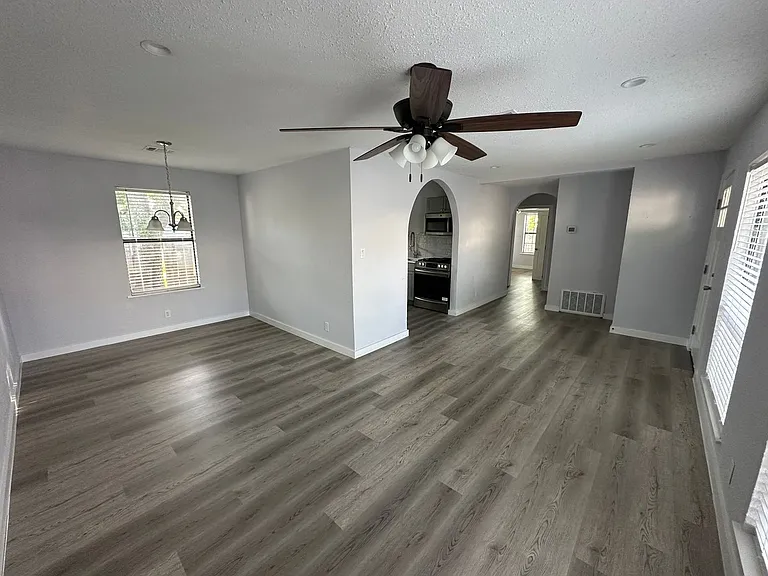 4412 Gillis Street — Photo 10