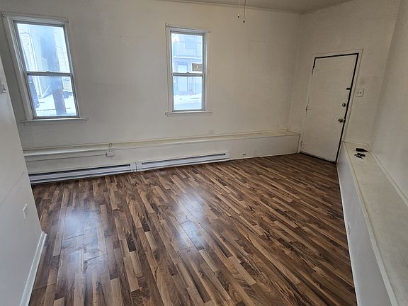 4th image of 832 Wyandotte St #836