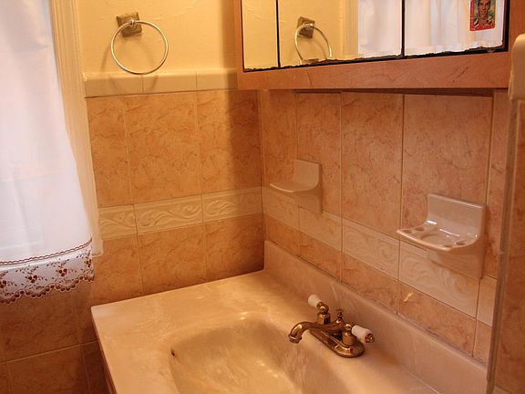 5th image of 503 S 42nd St #4