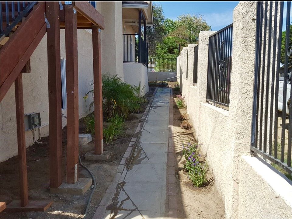 2nd image of 3521 Daly Ave