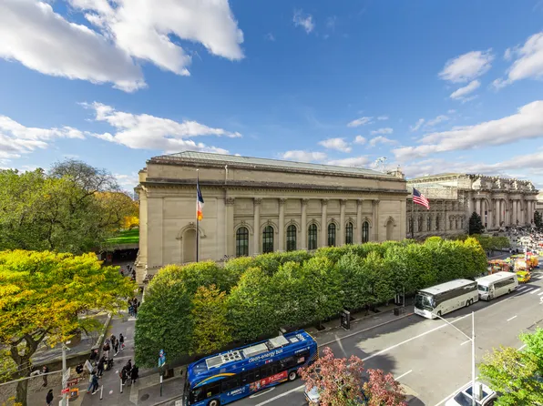 990 5th Avenue image 3 of 17