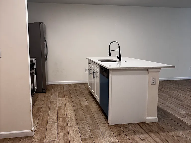 16220 SW 30th Ter — Photo 3