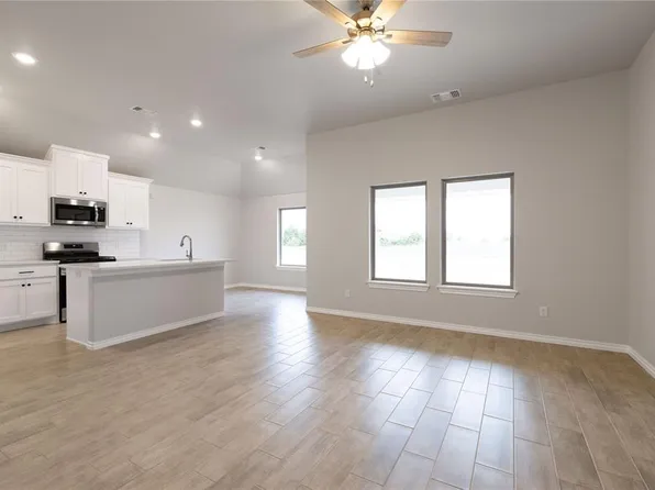 10337 SW 55th Ter, Mustang, OK 73064