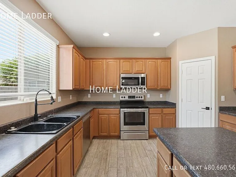 45575 W Keller Dr — Photo 11