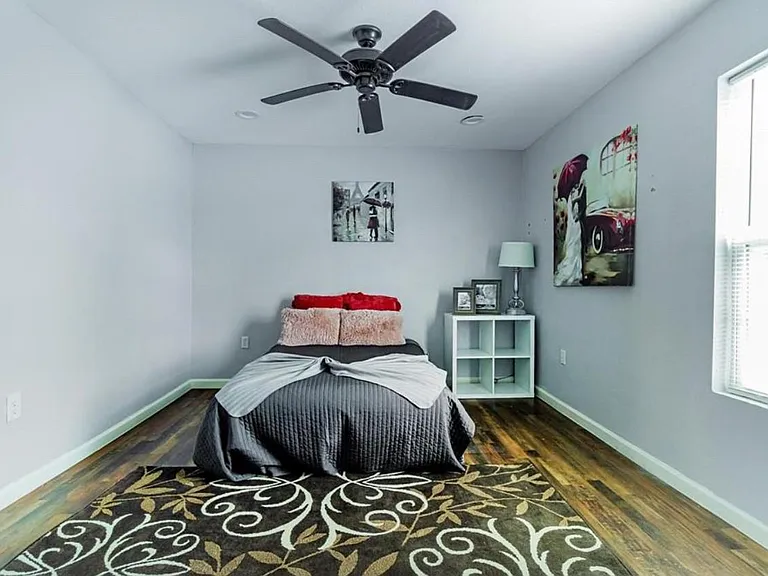 411 Harris Ave — Photo 17