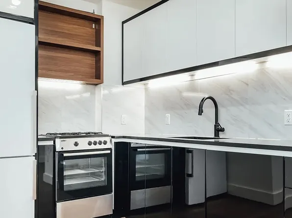 499 Ocean Parkway image 1 of 7