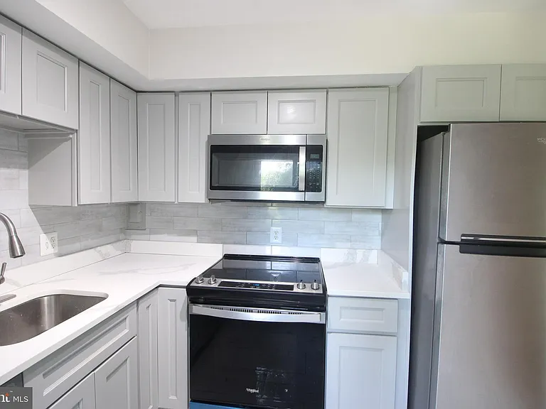 3210 S 28th St #401 — Photo 4