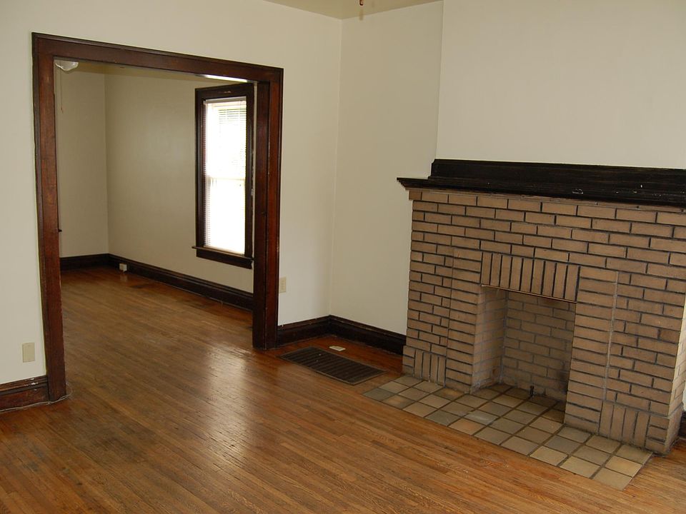 2nd image of 2292 Neil Ave
