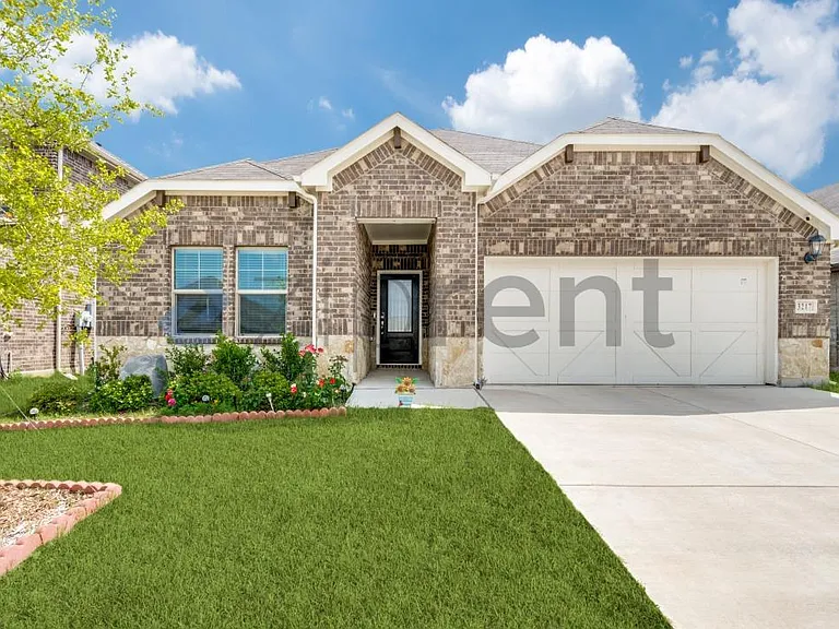 3217 Paruament Dr — Photo 1