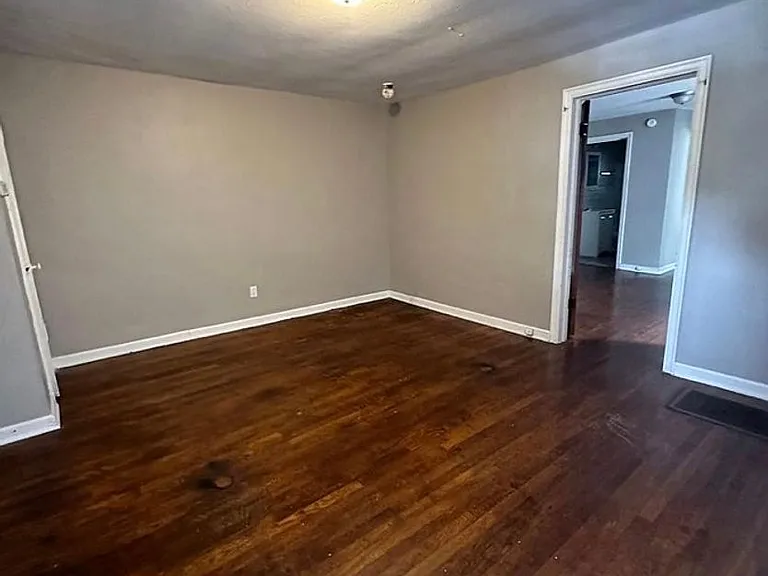 404 Maryland Ave — Photo 1