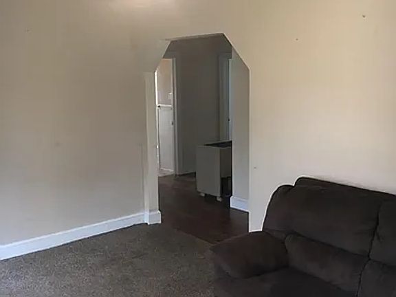 5th image of 303 Magnolia St