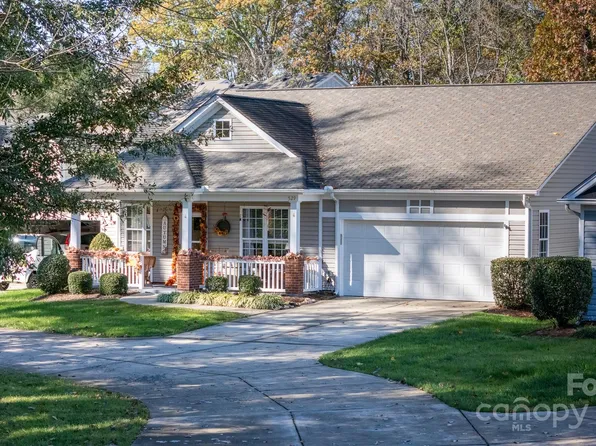 529 Ridgely Green Dr, Pineville, NC 28134