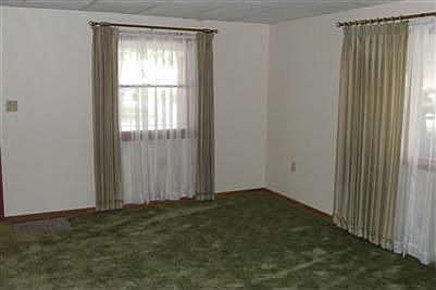 4th image of 204 N Adams St