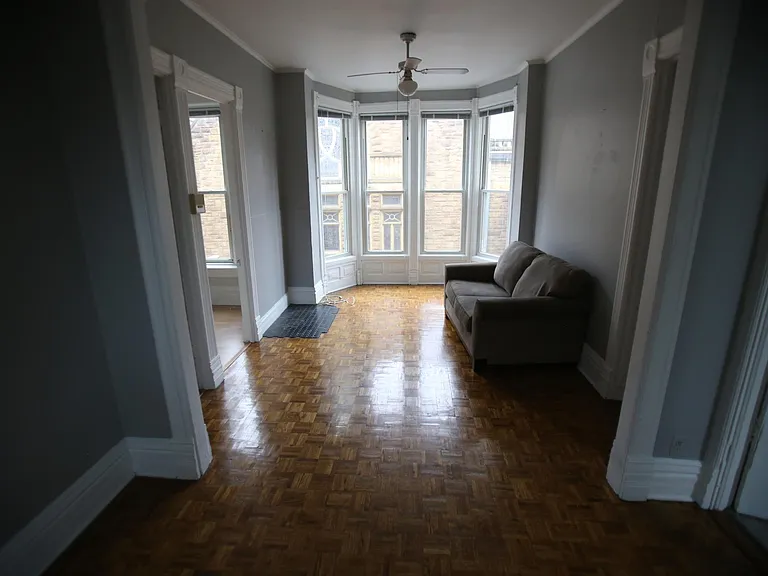 2409 N Geneva Ter #2 — Photo 3