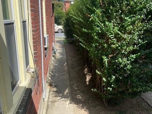 2nd image of 1811 Mulberry St APT C