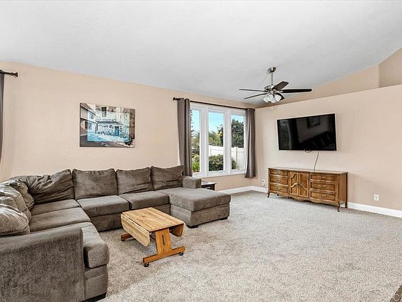 3rd image of 1726 Medinah Rd