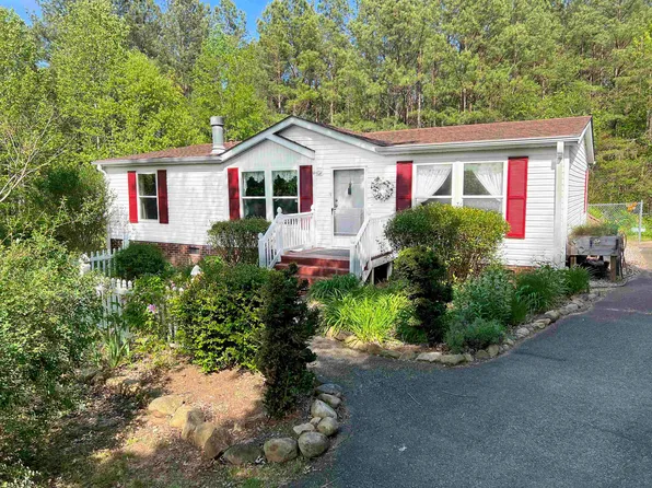 280 Stones Throw Dr, Landrum, SC 29356