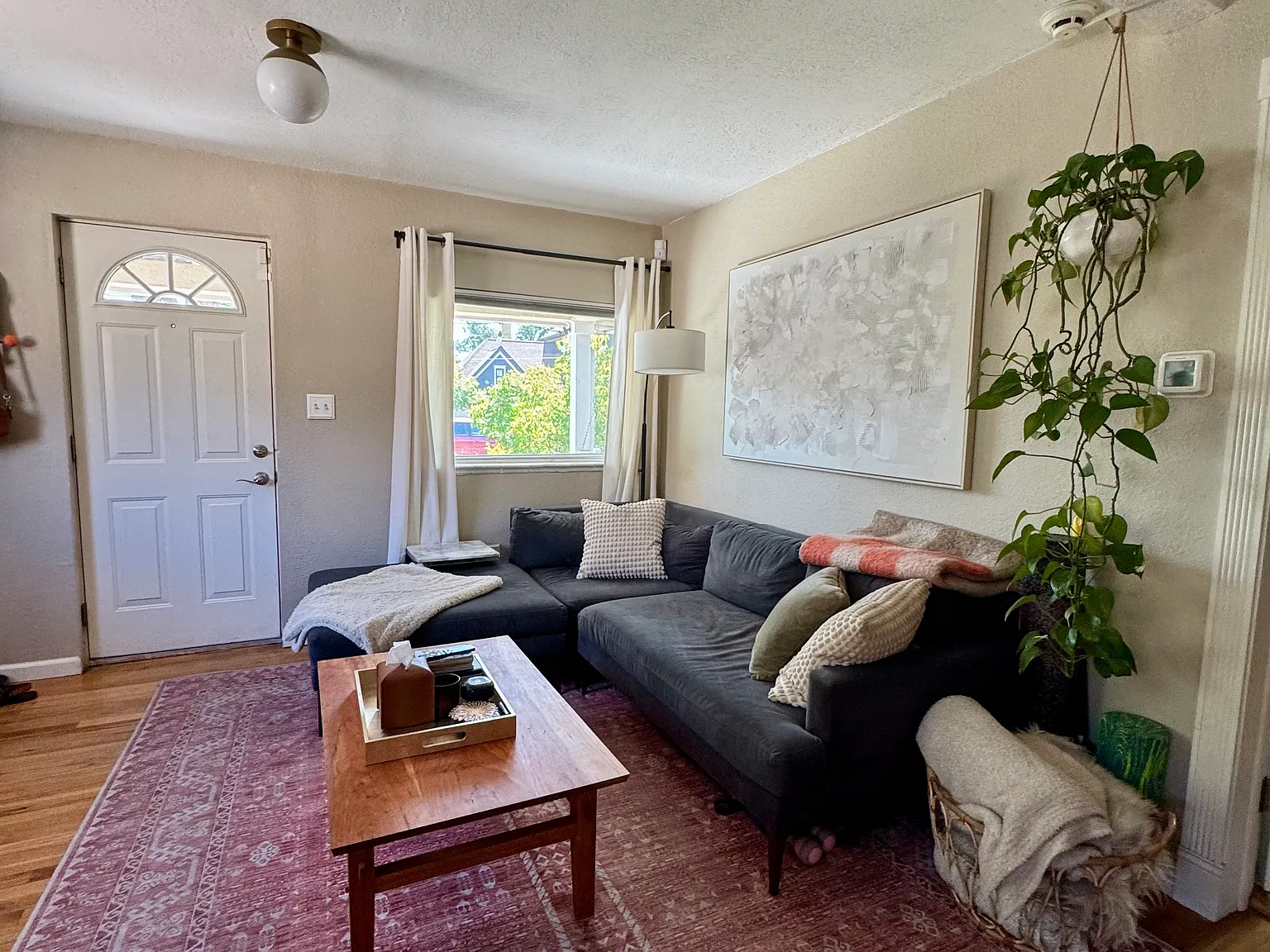 2 bed, 921 sqft, $3,200 — Photo 2