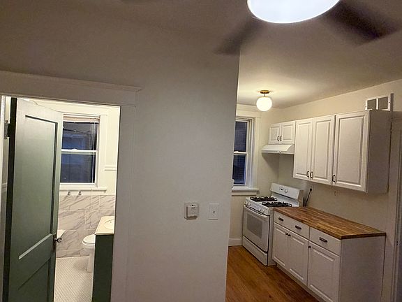 3rd image of 2124 Cleveland Pl #A