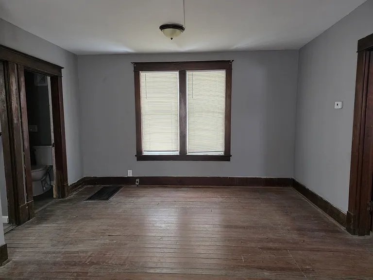 5914 Laura Ave — Photo 3