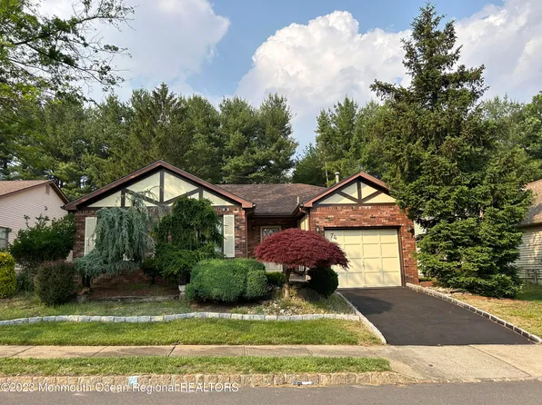 74 Peasley Drive, Marlboro, NJ 07746