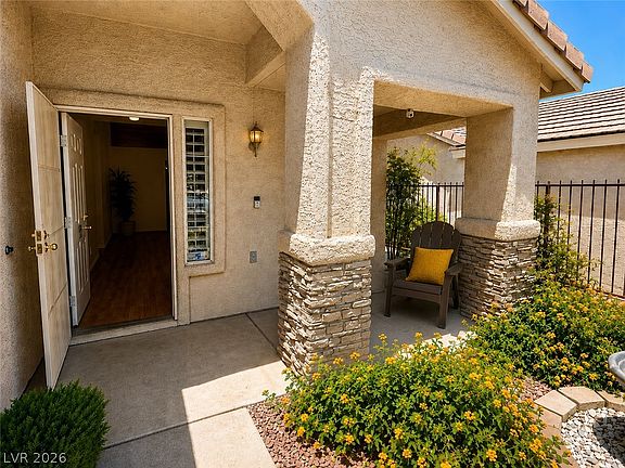 4th image of 1809 Lyell Canyon Ln