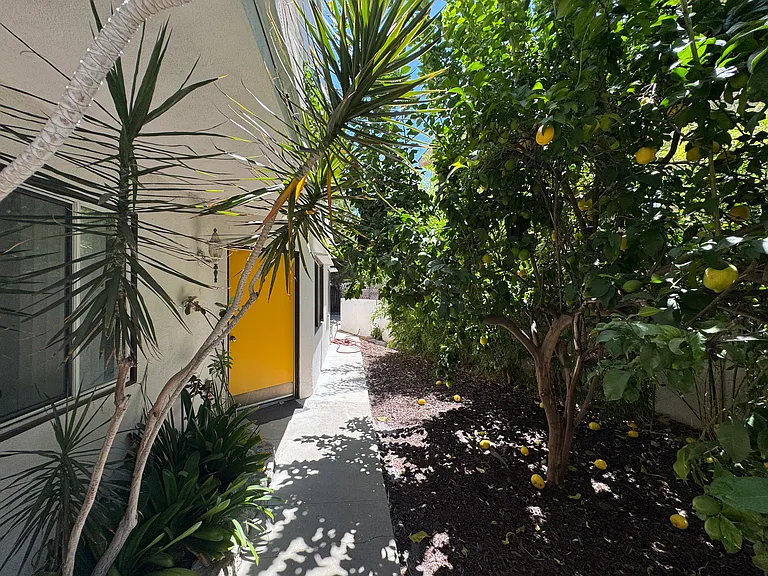 4418 Vantage Ave #3 — Photo 37