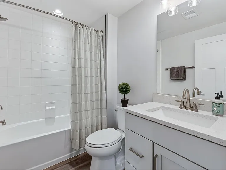 1262 Laconia Ln — Photo 19