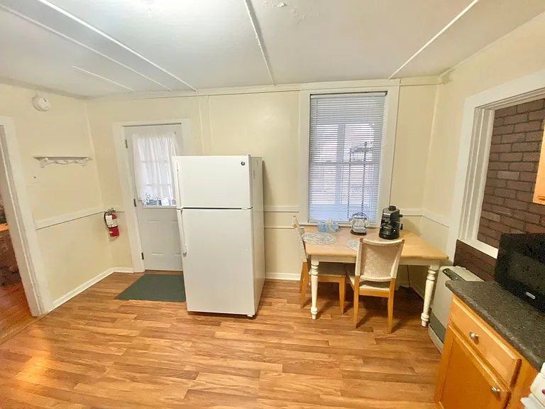 44 Sherman St — Photo 12