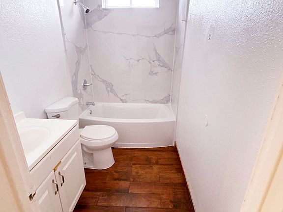3rd image of 1364 Hobart Dr Unit C