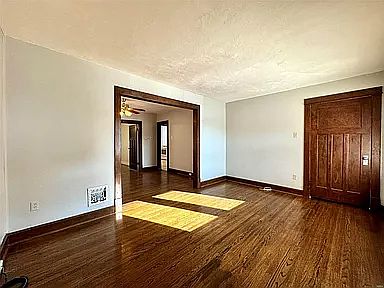1st image of 2722 Hampton Ave #1