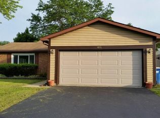 1031 W Elmwood Ln, Bartlett, IL 60103