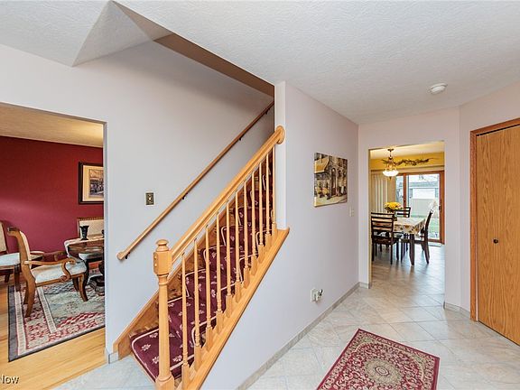 4th image of 3905 Royal Oak Dr