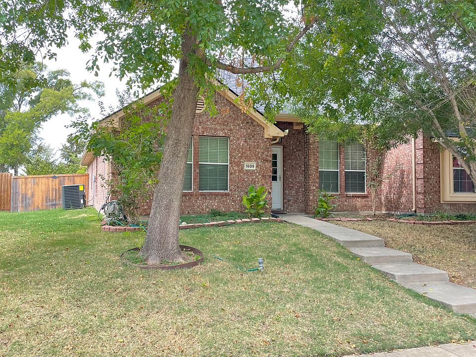 1st image of 1609 Myrtle Dr