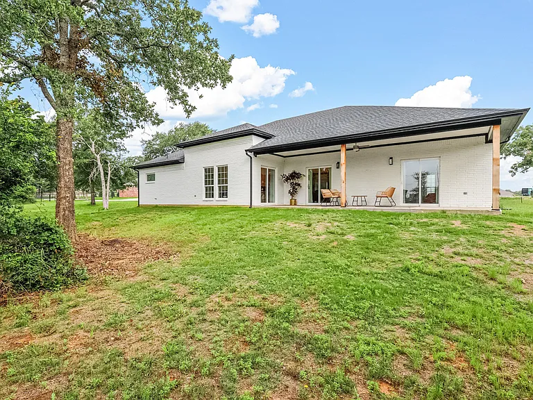 4013 Legend Trl — Photo 41