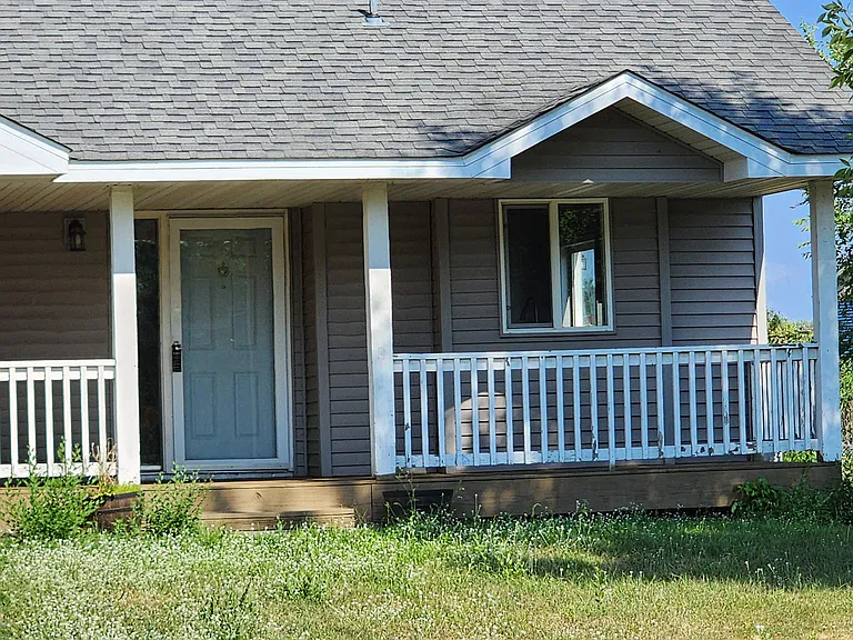 433 Eagle Lake Rd S — Photo 3