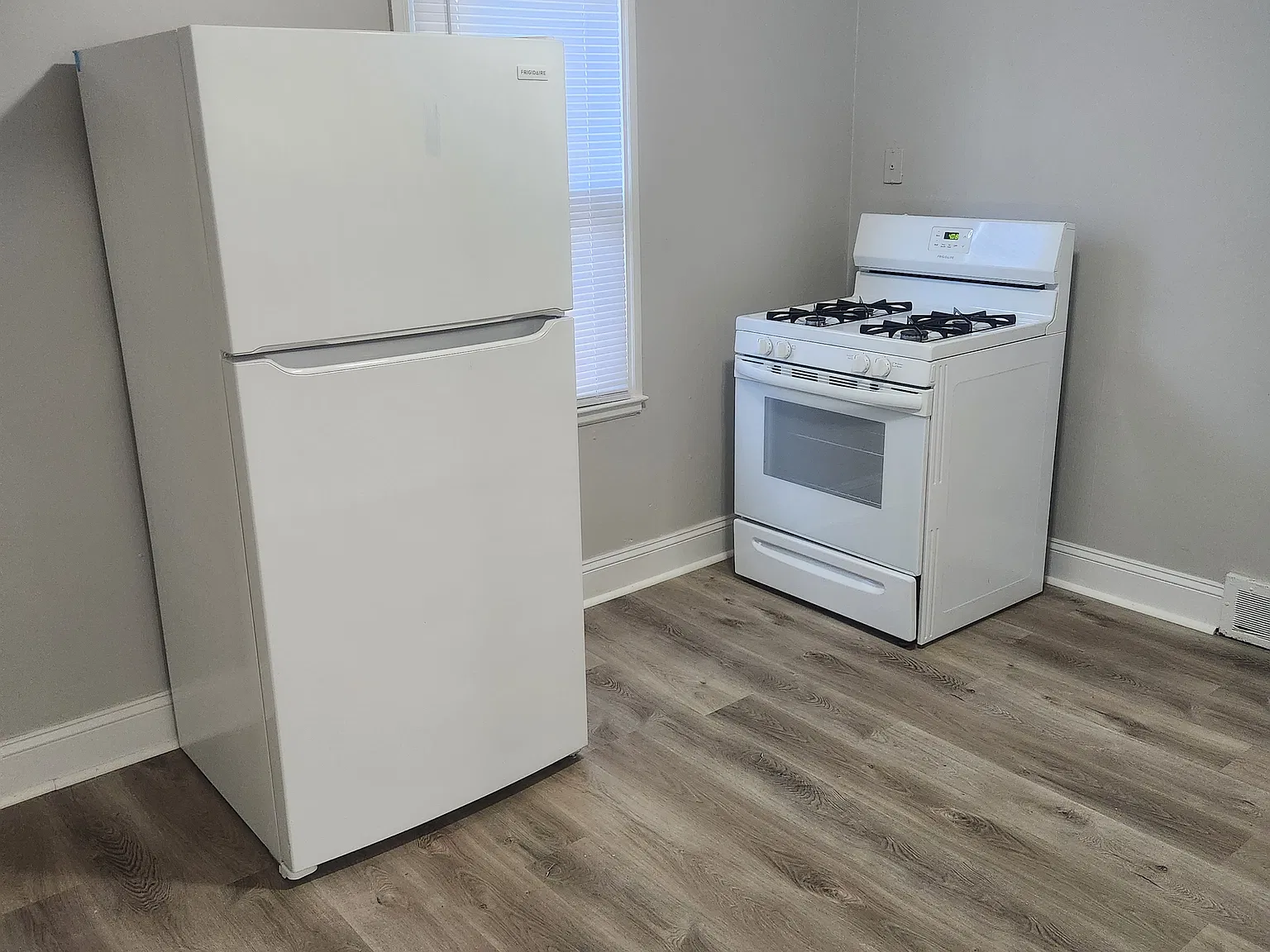 2 bed, 728 sqft, $1,225 — Photo 3