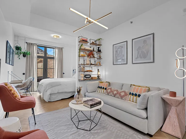 300 W 122nd St #6R — Photo 3