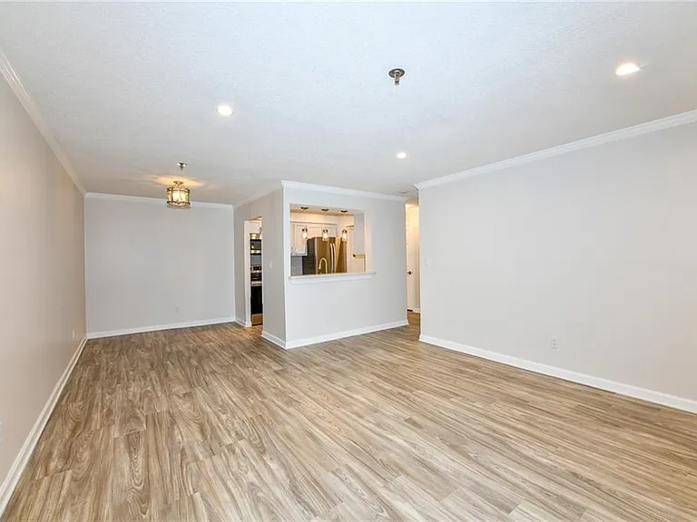 300 Johnson Ferry Rd #A210 — Photo 11