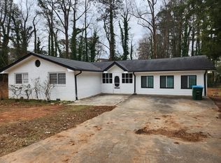 890 Oakhill Ct, Stone Mountain, GA 30087